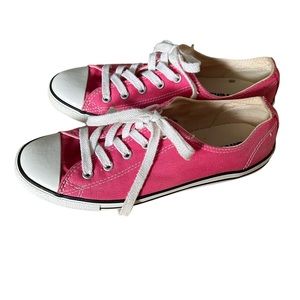 Converse pink sneaker